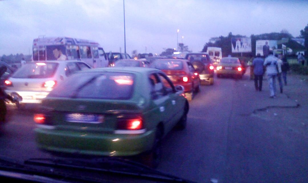 Embouteillage à Port-Bouet.